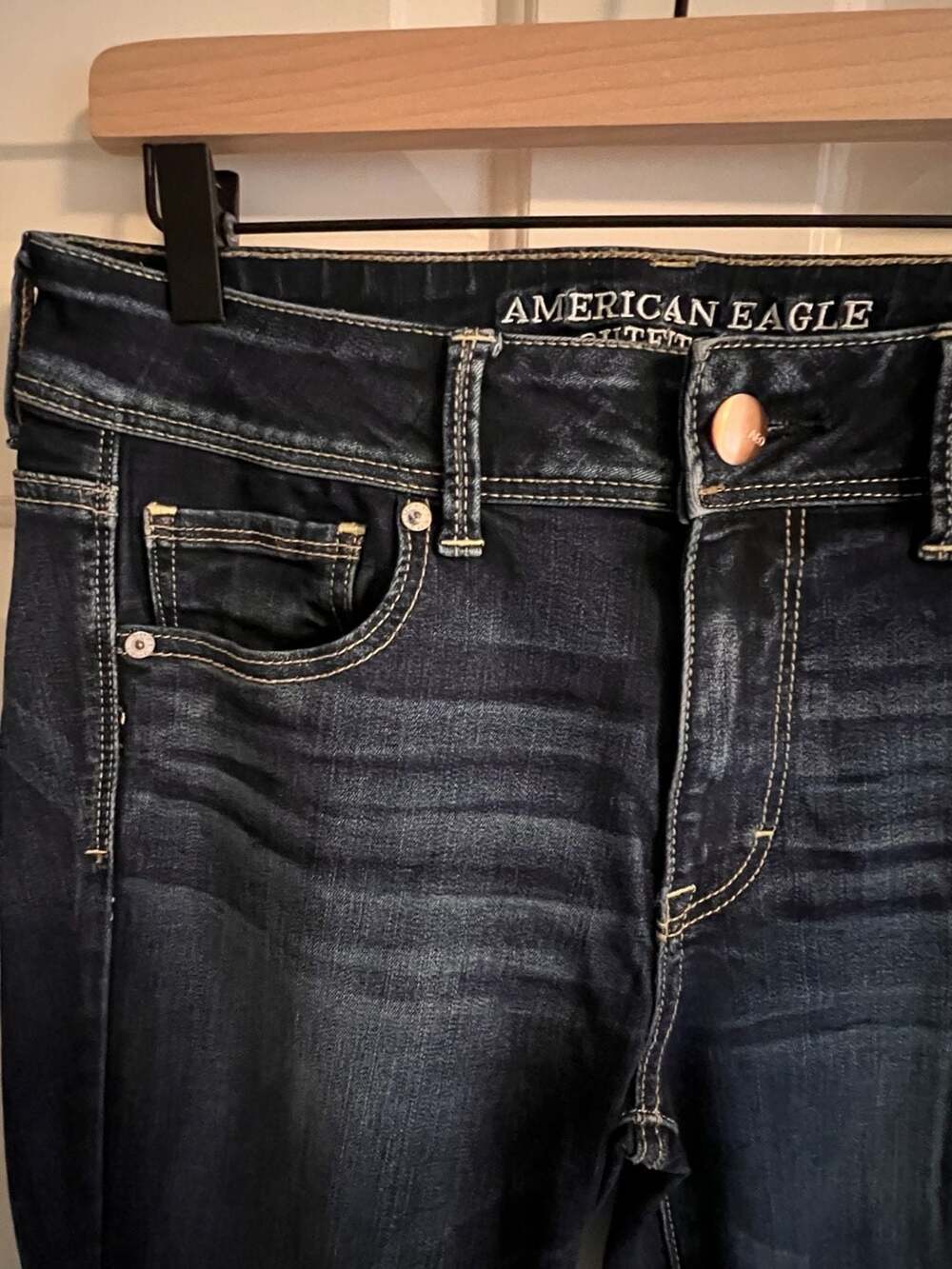 American Eagle Outfitters - Picture 3 of 5